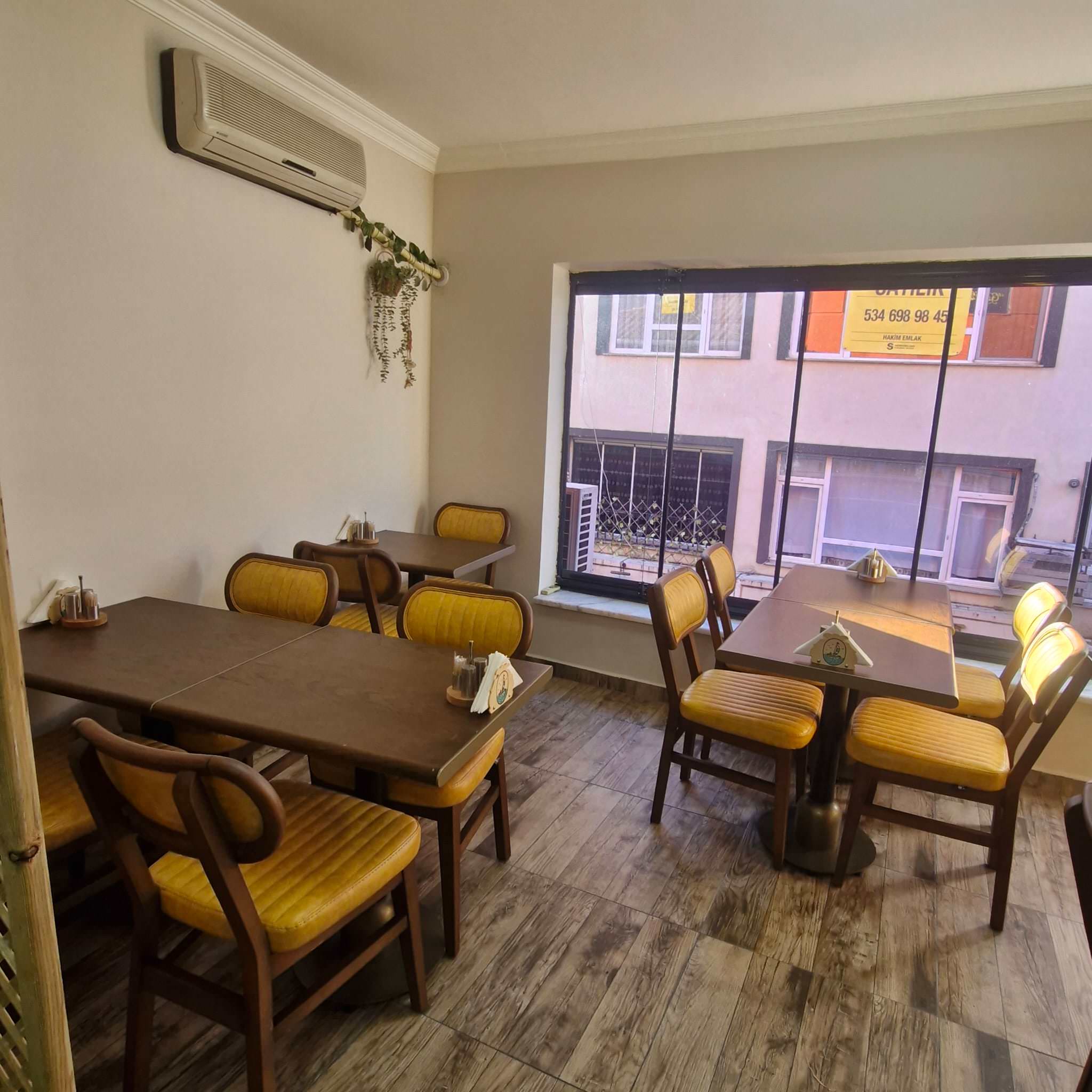 Emoş Ablanın Yeri 01 galeri 26