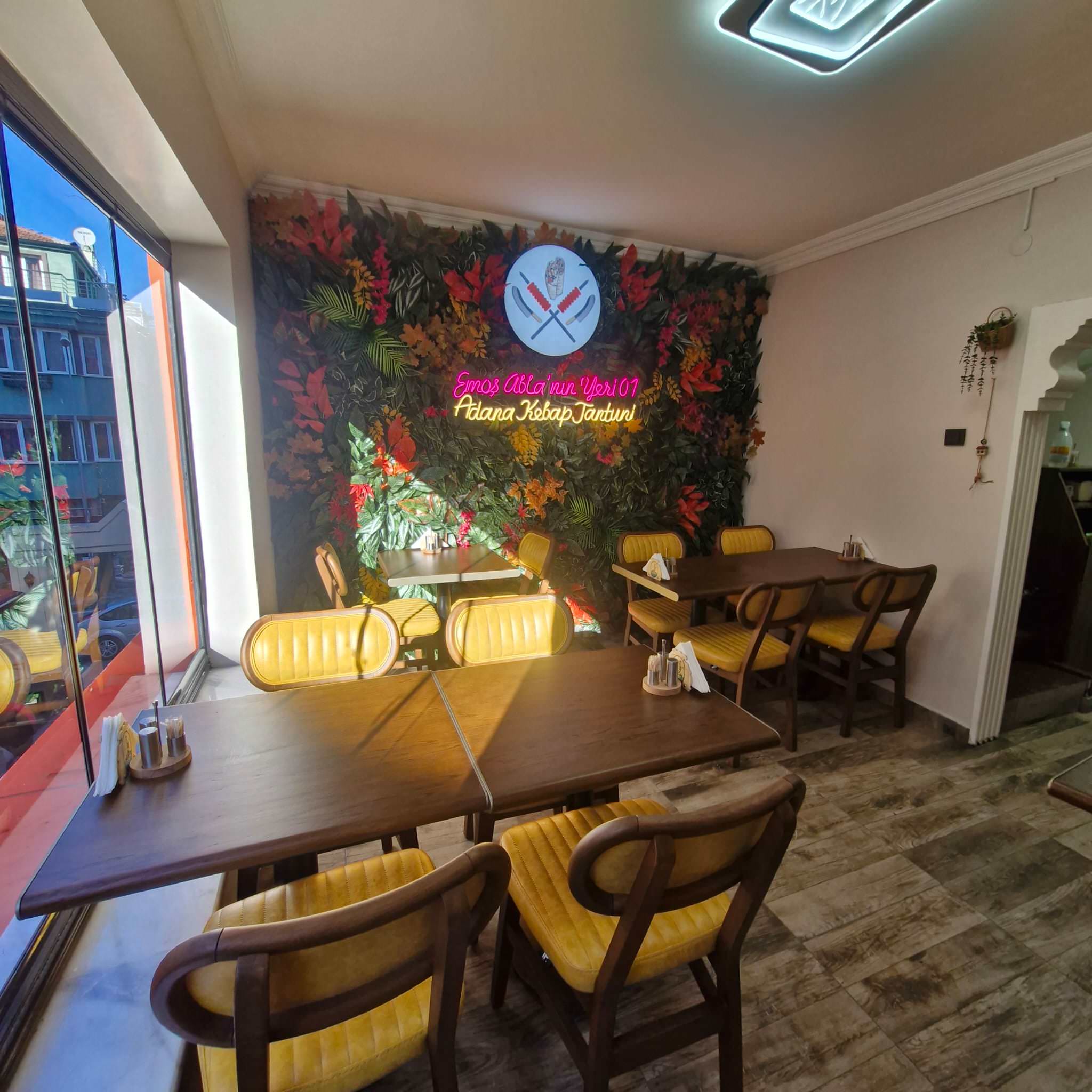 Emoş Ablanın Yeri 01 galeri 29